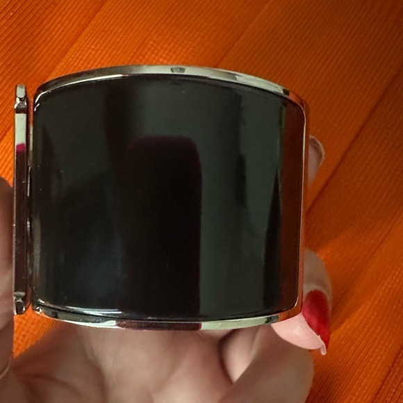 100 authentic hermes clic clac bracelate in excellent condition. - Picture 3 of 8